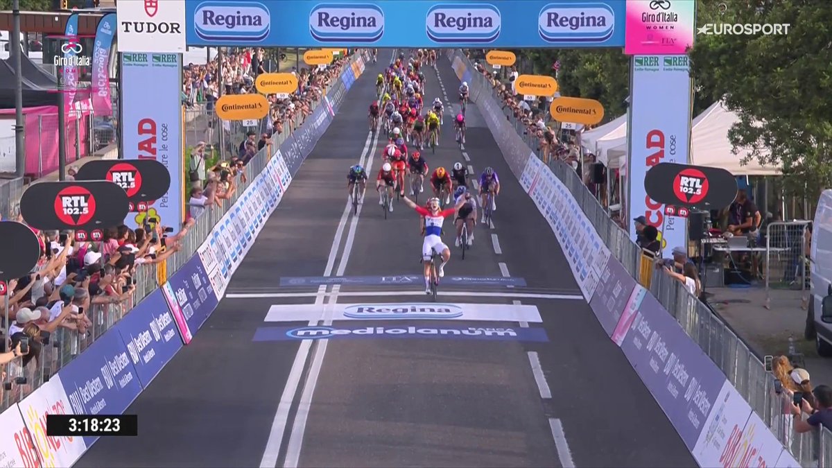 No surprises in this Giro either: Lorena Wiebes (SD Worx Protime) WINS the first stage of Giro d'Italia Women with an irresistible sprint in Ravenna! 👏🇳🇱 Balsamo was the best of the rest ahead of Gillespie. #GirodItaliaWomen