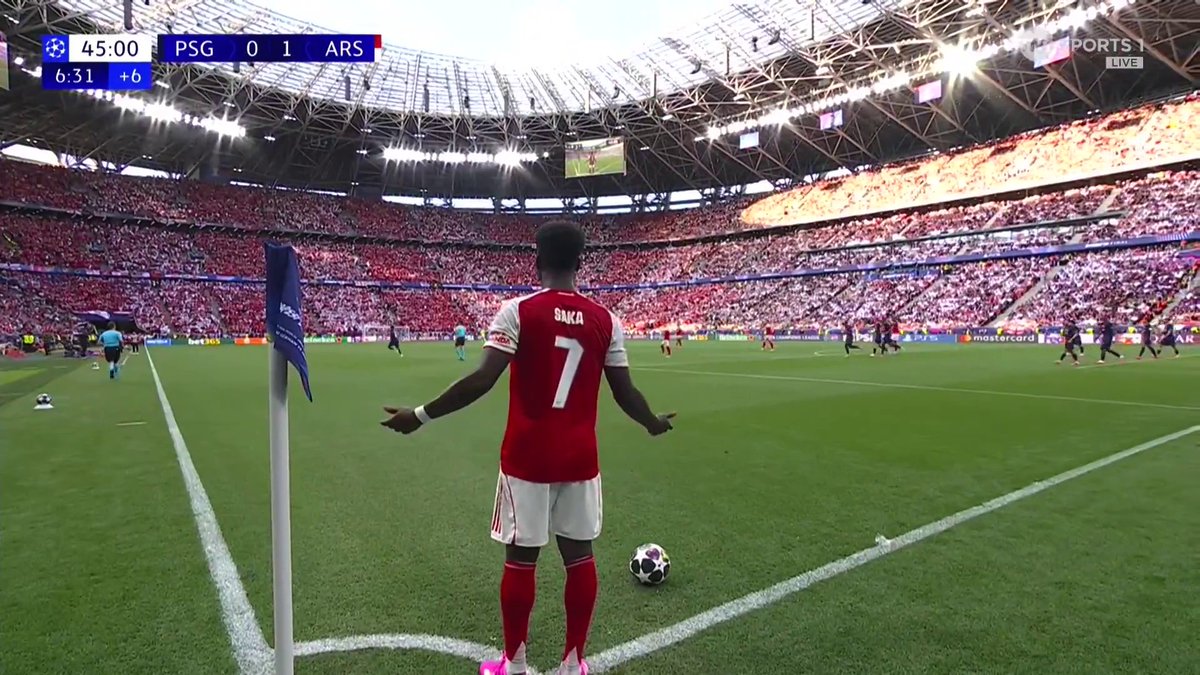 The referee blew his whistle for half time as Arsenal were about to take their corner… Deserved for all the time wasting 🤣