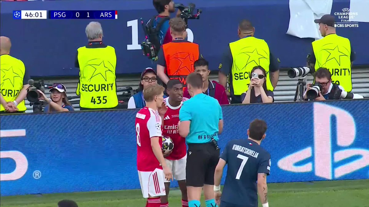Cristhian Mosquera gets a yellow card for time wasting...in the 46th minute 🫣