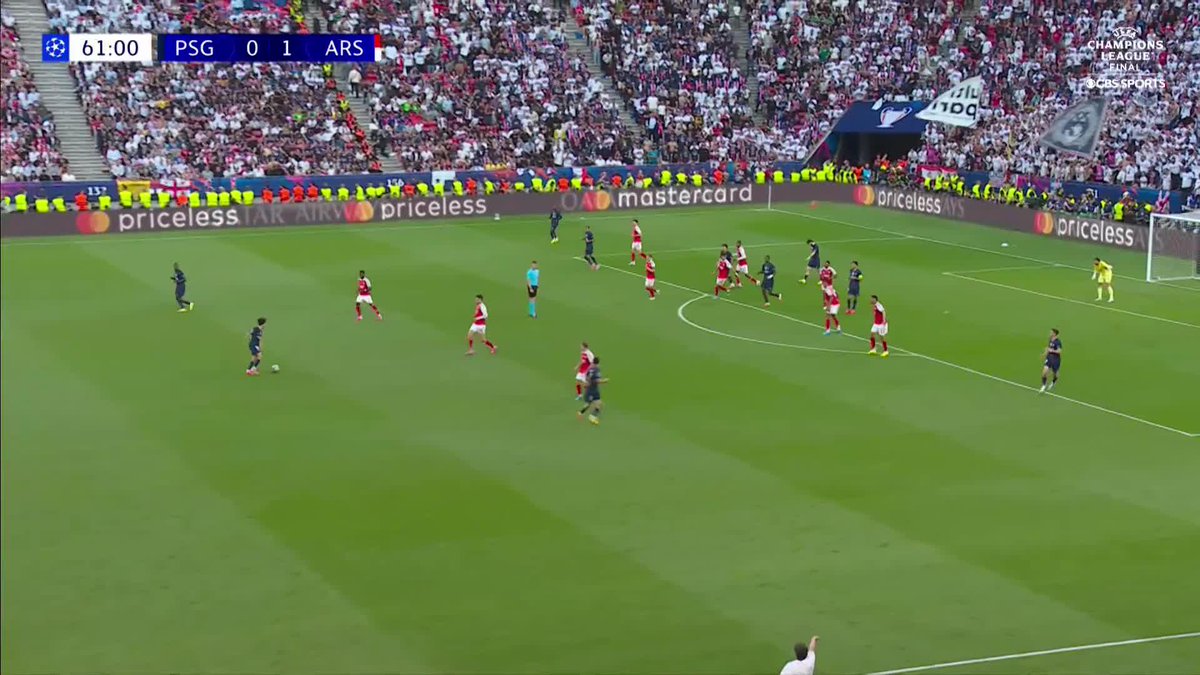 THE DEFENDING CHAMPIONS ARE LEVEL FROM THE SPOT 💥 Ousmane Dembélé converts to get PSG right back into this game 🇫🇷