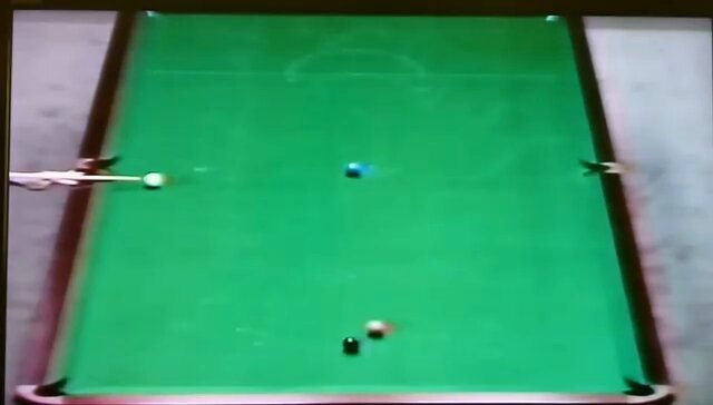 It’s been 41 years since Jimmy White and Willie Thorne played this exhibition match. The cue ball seems to defy the laws of physics after Jimmy White pockets the pink 🔥