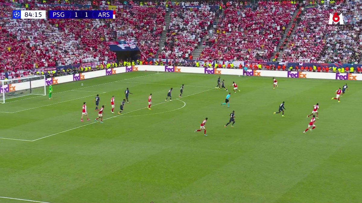 😱 BRADLEY BARCOLA 🇫🇷 ÉTAIT TOUT PROCHE DU 2-1 POUR PARIS !!! ❤️💙 Sortie parfaite de David Raya 🇪🇸. 🧤 🎥 M6