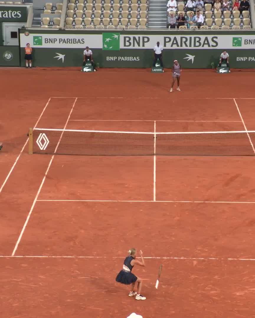 Potapova moves on and upsets Gauff 🤯 🤯 #RolandGarros