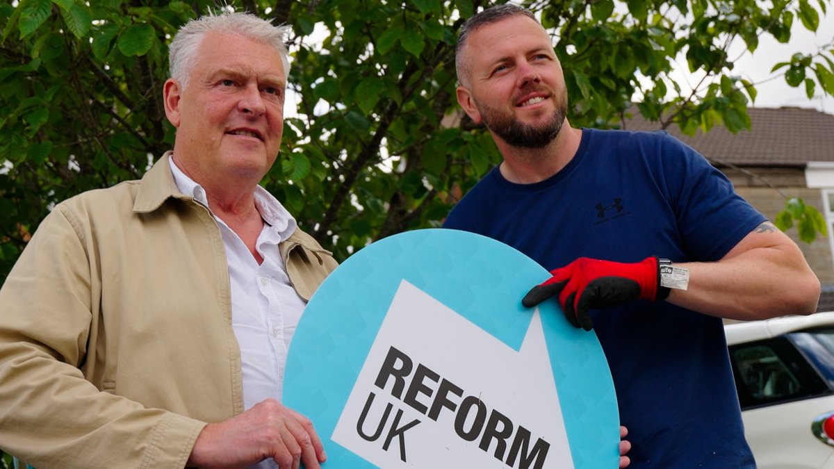 Rob and Lee keeping busy out in Makerfield. Coming to your front garden next?