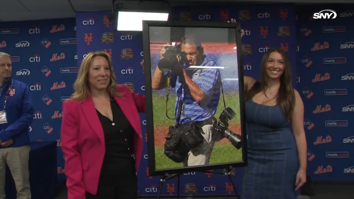 The Mets presented a mosaic of late team photographer Marc Levine to Marc's wife, Stephanie, and his daughter, Samantha. The mosaic is comprised of photos Marc took throughout his career 💙🧡