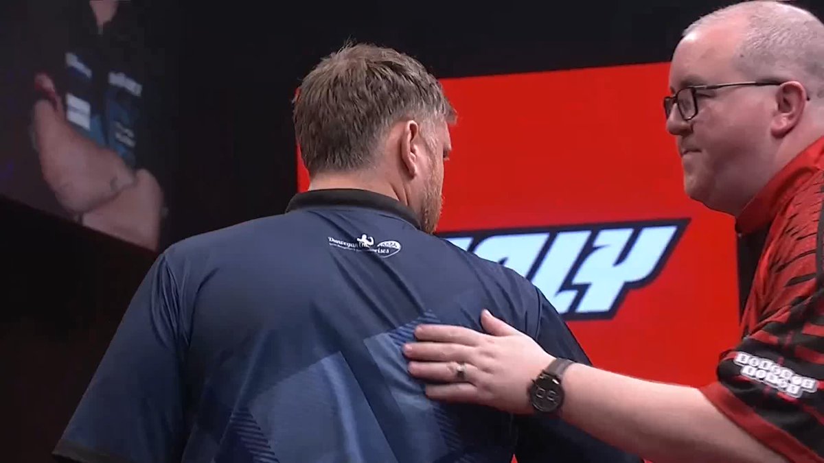MENZIES BEATS BUNTING! Cameron Menzies' excellent run of form continues, as the Scotsman beats Premier League star Stephen Bunting to make the last day in Kiel! 📺 #ET8