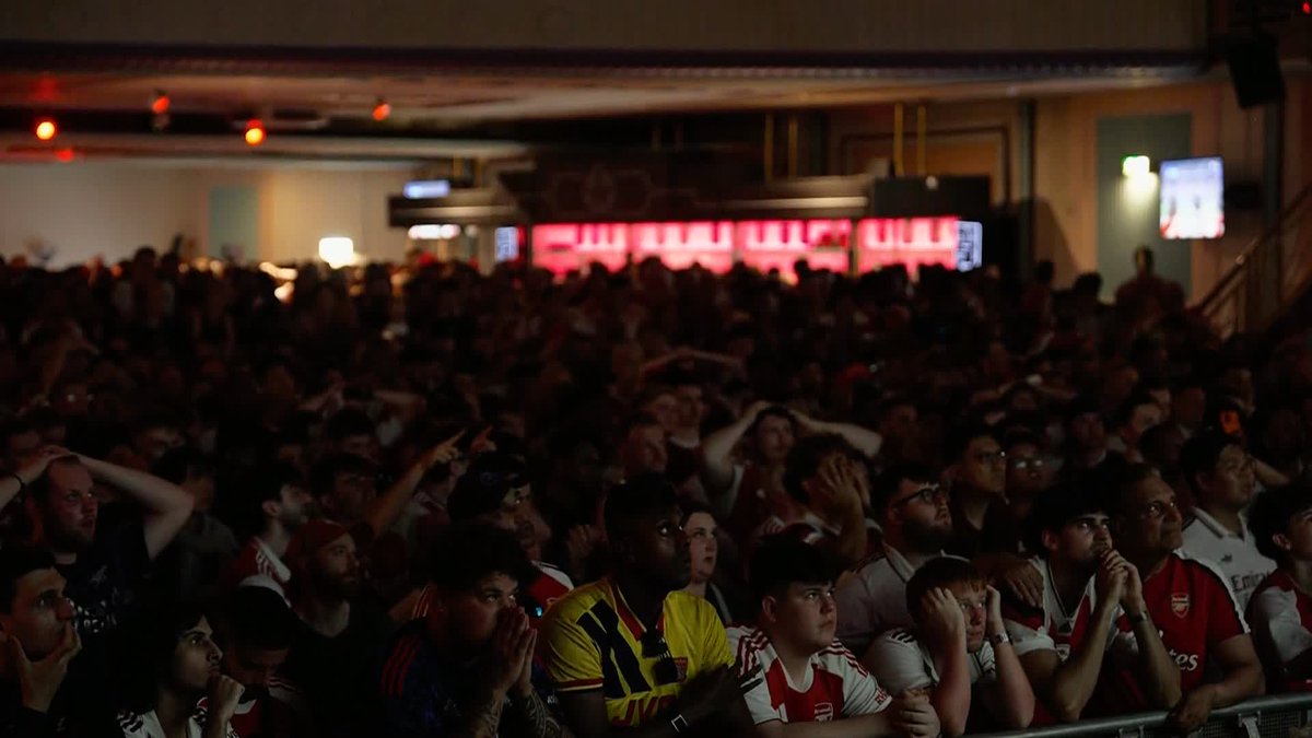The Arsenal fans reaction to losing the Champions League on penalties 🔴