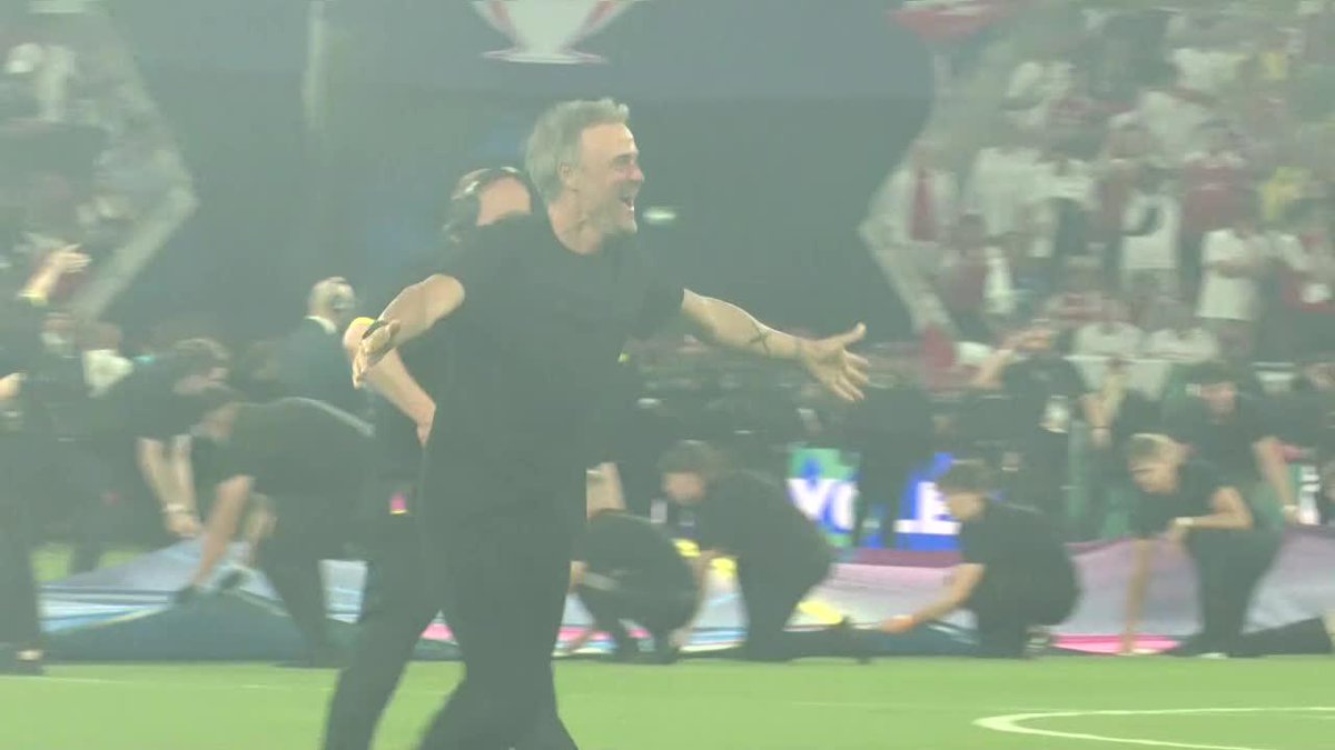 ¡FESTEJE QUE LO TIENE BIEN MERECIDO! La alegría de Luis Enrique tras consagrarse BICAMPEÓN de #ChampionsLeague con PSG. 📺 La #UCLfinal, por #DisneyPlus Plan Premium