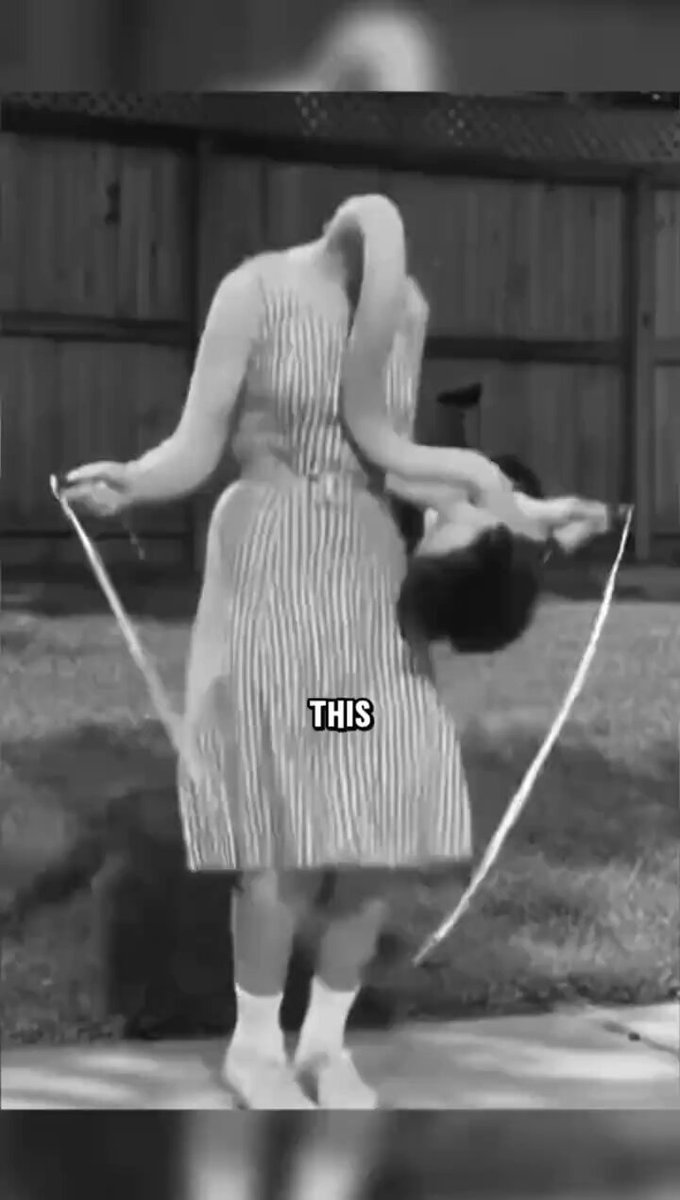 😨⚫ Old Film Footage Showing Unusual Human Proportions Explained 📹🔥