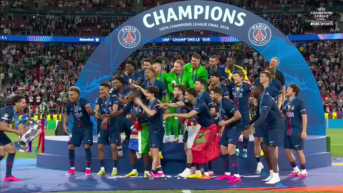 Lifting their second #UCL trophy in a row ๐๐ฅ