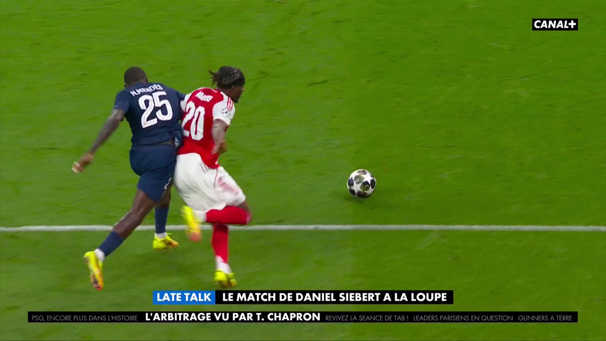 Tony Chapron analyse la situation sur le potentiel pénalty sur Noni Madueke 🏴󠁧󠁢󠁥󠁮󠁧󠁿.. C’EST PAS PÉNALTY POUR LUI ! ❌ 🎥 CANAL+ Foot