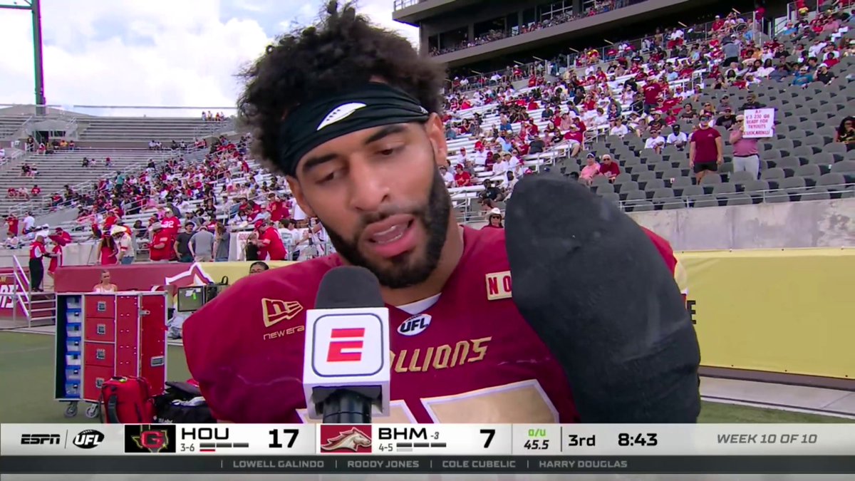 A ONE-HANDED PICK SIX 😳