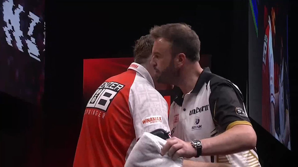 SPRINGER KO'S SMITH! Niko Springer produces the best average of the evening, as the young German averages upwards of 102 in a 6-2 victory over last week's champion Ross Smith! 📺 #ET8