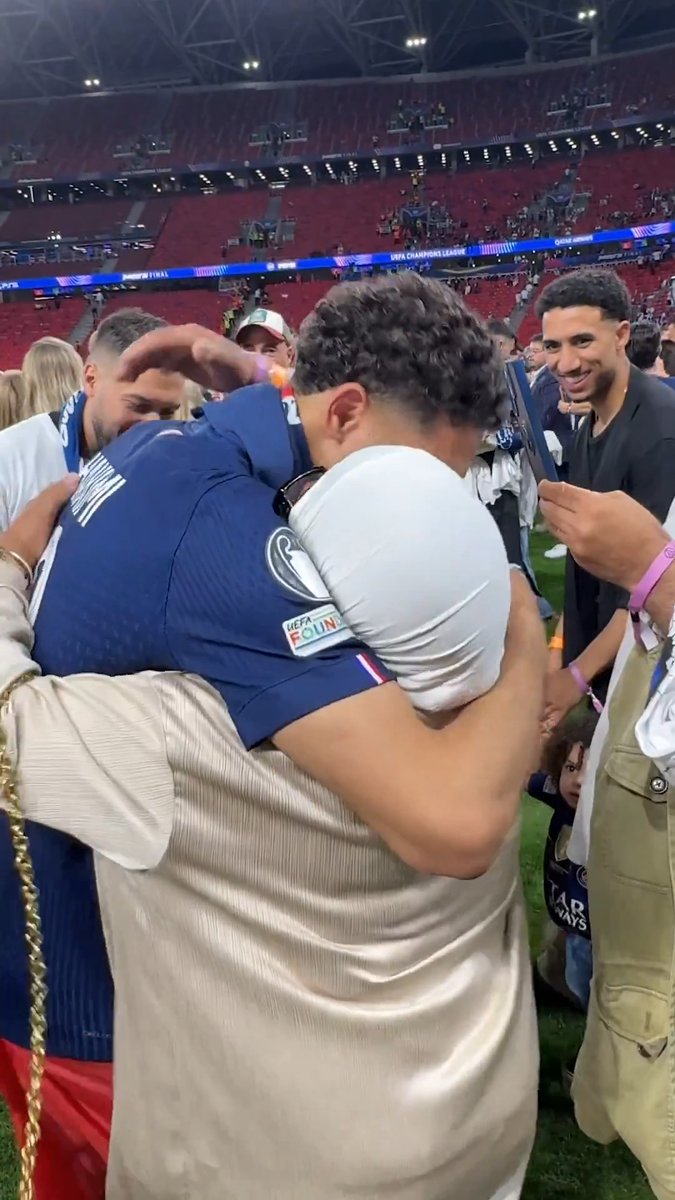 Achraf Hakimi celebrating back-to-back UCL titles with his family 🇲🇦 He handed his winners’ medal straight to his mother 🥹❤️