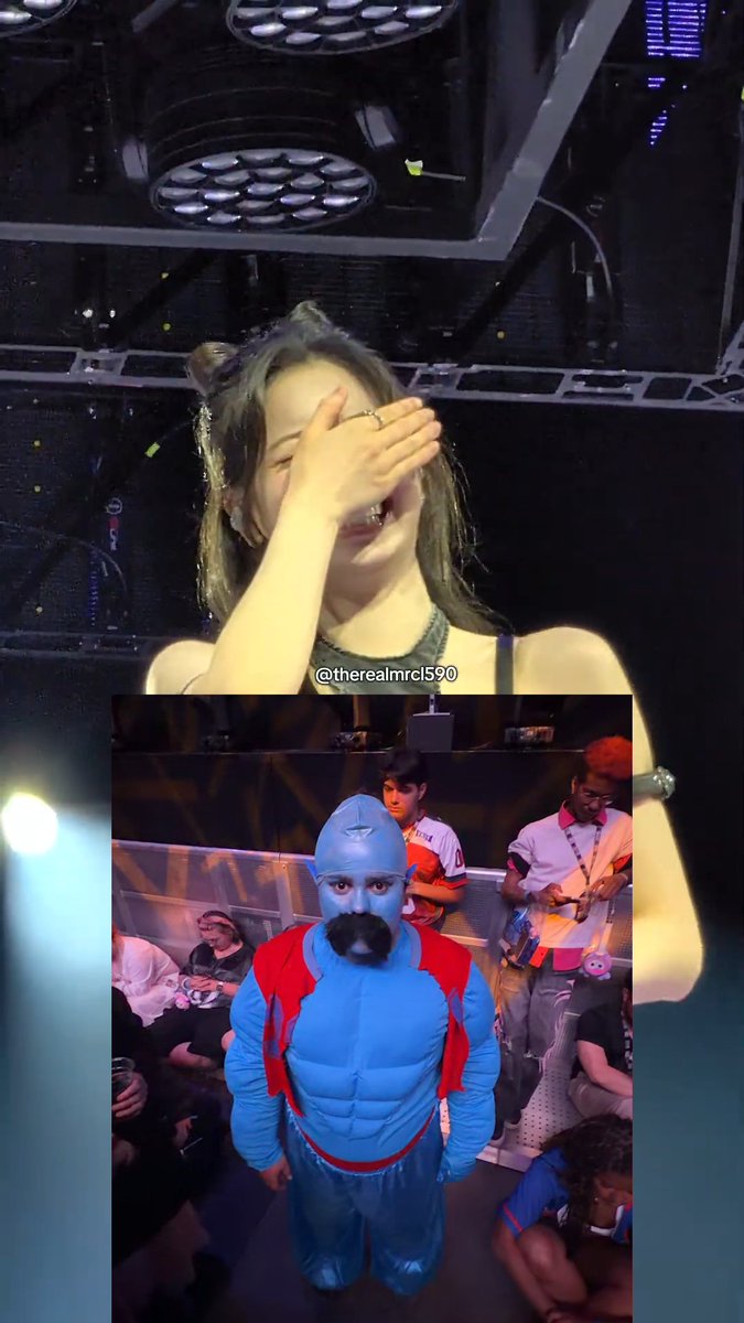 Dahyun was so shocked and laughing so hard after seeing a girl wearing the full Genie outfit 😭😭