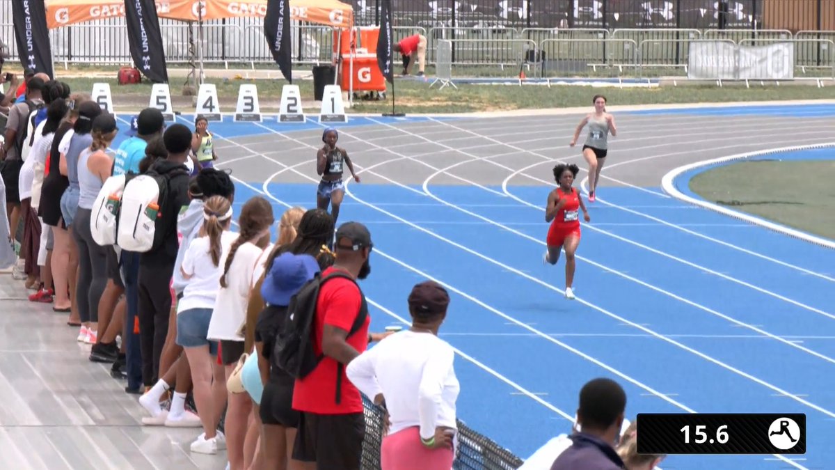14-year-old Melanie Doggett 🇺🇲 running 22.74s (1.8) to lead the Girls 200m prelims at the Under Armour Nationals!