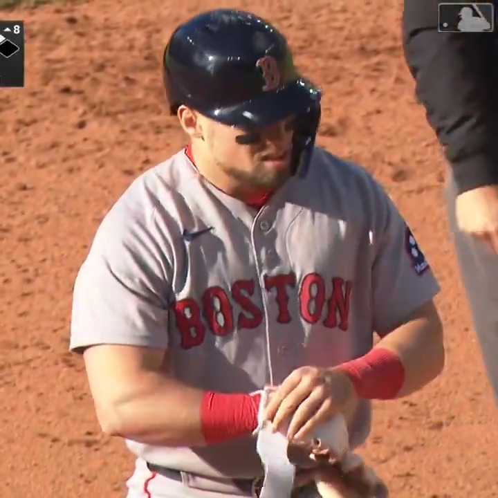 Durbin comes through in the 8th!