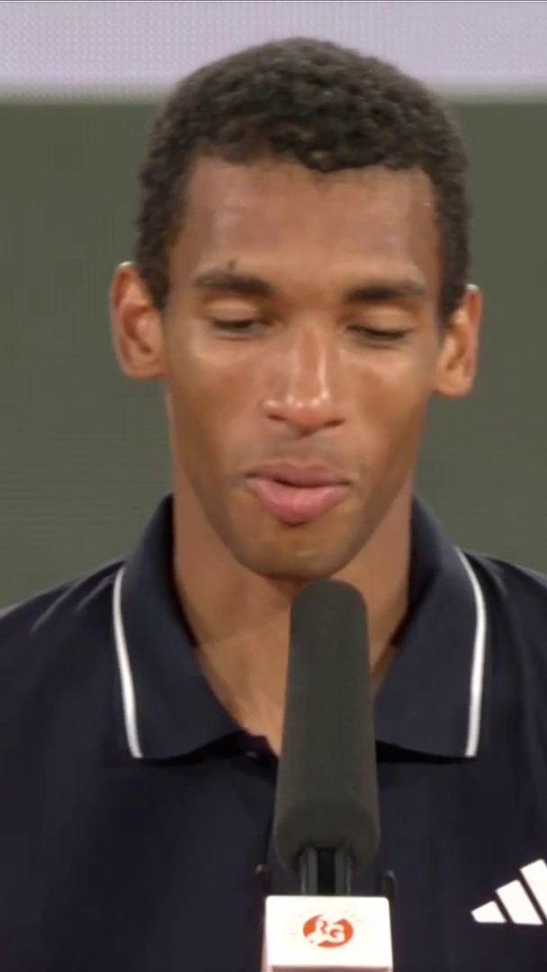 Felix Auger-Aliassime gets through Brandon Nakashima advance to the next stage in Paris! ๐งฑ