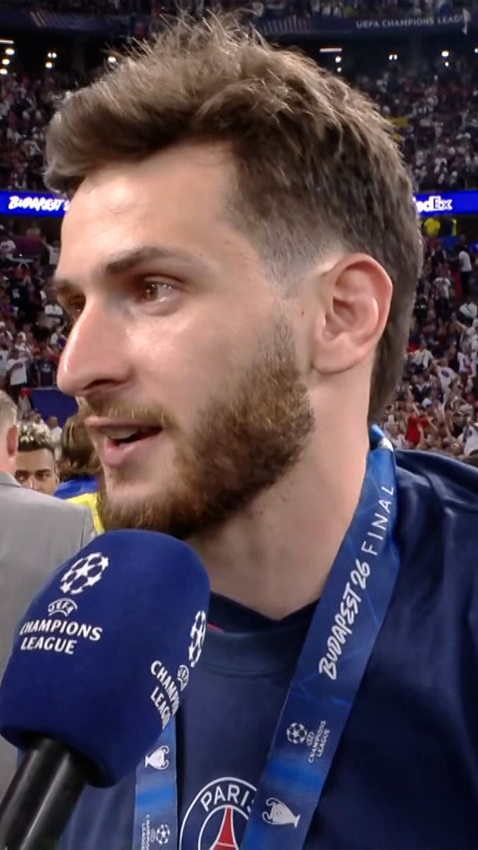 🎙️Khvicha Kvaratskhelia 🇬🇪, le collectif toujours en premier: « Ils étaient bon en défense, quand j’avais la balle ils étaient 3 sur moi. J’ai obtenu un penalty. […] même si je n’aide pas l’équipe (statistiquement) tant qu’on gagne je m’en fiche. »