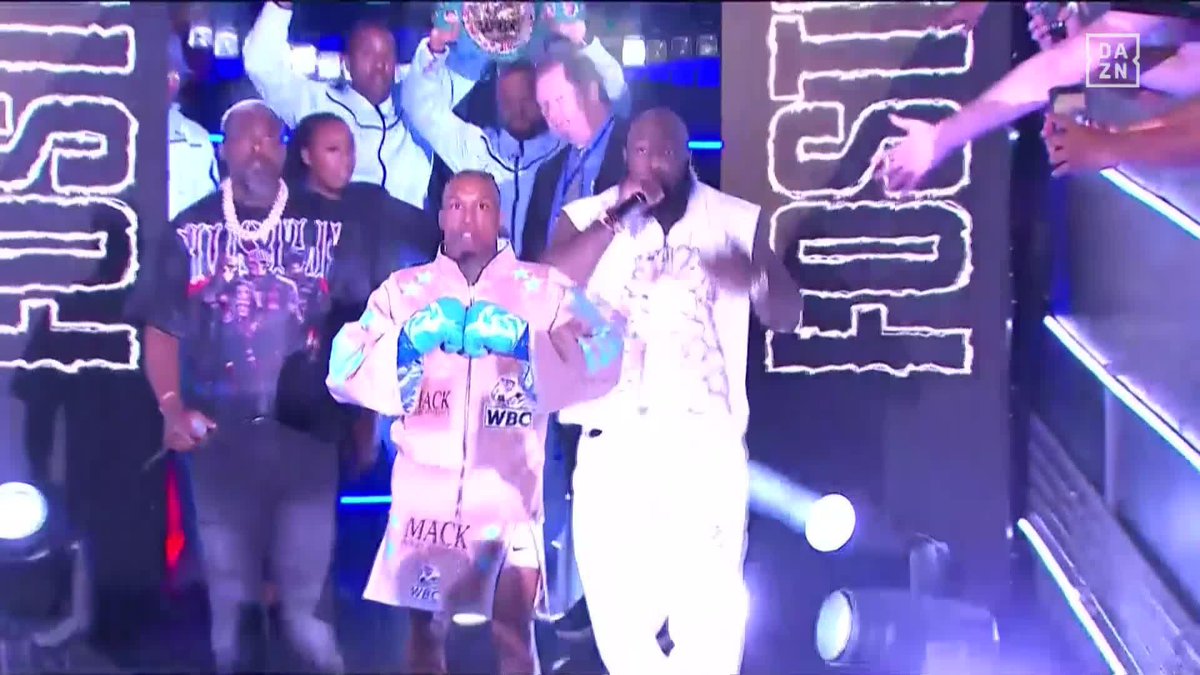 🚨 O'Shaquie Foster is now entering the ring! 🚨 #FosterFord | Live NOW on DAZN ▪️