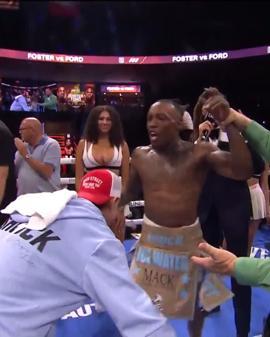 And ⚡️ Still O’Shaquie Foster retains his WBC World Super Featherweight Title 114-114, 118-110, 116-112 over Ray Ford in Houston by majority decision. #FosterFord | DAZN Boxing | @TRBoxing