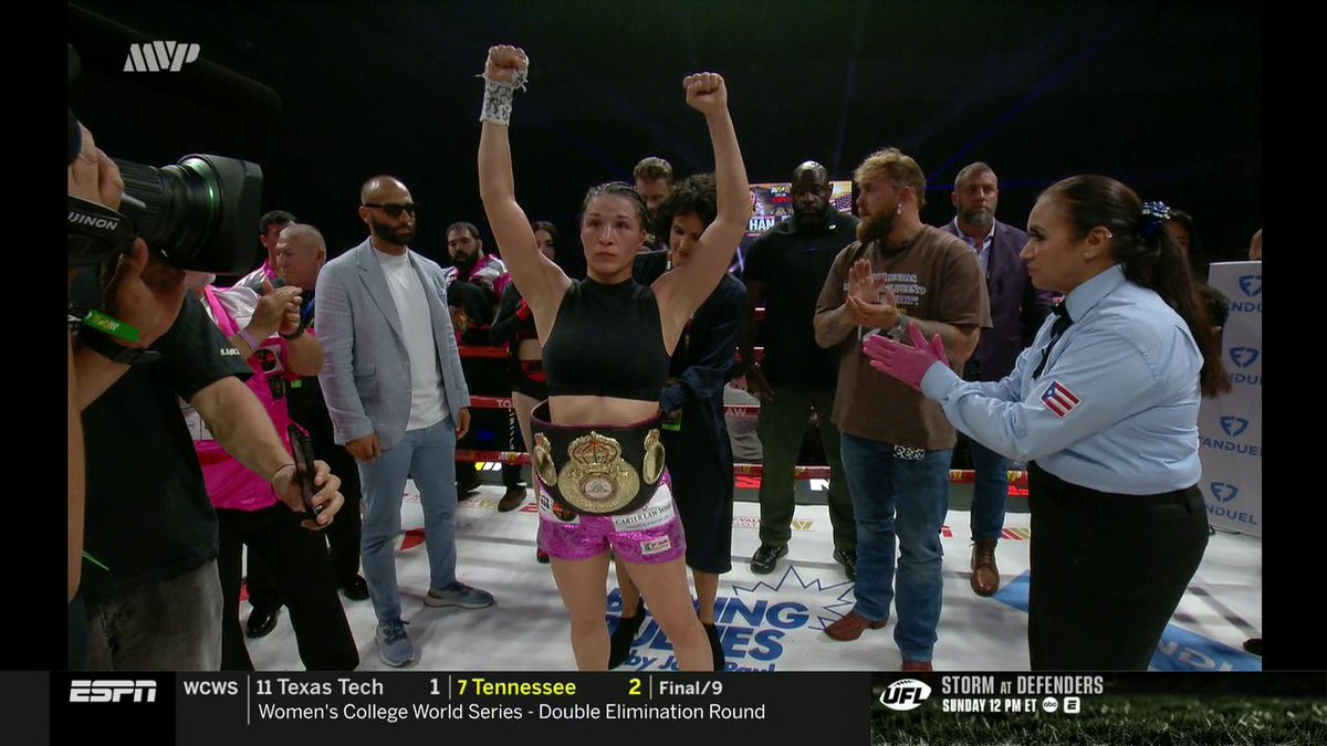 The hometown kid gets it done on ESPN 💪 Stephanie Han protects the WBA lightweight world title with the win over Holly Holm 😤