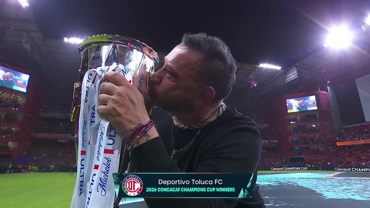 El Turco Mohamed se coronó campeón por 12ª vez en su carrera como DT, todos los títulos con formato de playoffs. Con su Toluca alzó la Concachampions, la Copa Libertadores de la Concacaf. El año pasado había ganado las dos ligas mexicanas, Clausura y Apertura. TODOS SUS TÍTULOS: Sudamericana 2010 Independiente: 0-2 y 2-1 (5-3) a Goiás -Cortó una racha de 15 años sin títulos internacionales del Rojo. Apertura 2012 México Tijuana: 2-1 y 2-0 a Toluca -Tijuana ganó la única liga de su historia. Apertura 2014 México América: 0-1 y 3-0 a Tigres. -América ganó la liga tras liderar la tabla general del torneo. Copa de México 2017 Monterrey: 1-0 a Pachuca. -Monterrey ganó la Copa de México tras 16 años. Apertura 2019 México Monterrey: 2-1 y 1(4)-2(2) al América -Monterrey cortó racha de 9 años sin ligas. Copa de México 2020 Monterrey: 1-0 y 1-1 a Tijuana -Último título nacional de Monterrey en su historia. Supercopa de Brasil 2022 Atlético Mineiro: 2-2 (8-7) a Flamengo -Única Supercopa de Brasil de Mineiro y el 7º y último título nacional de su historia. Campeonato Mineiro 2022 Brasil Atlético Mineiro: 3-1 a Cruzeiro -Segundo título de Mohamed en Mineiro, a dos meses y 20 días de su asunción. Clausura 2025 México Toluca: 0-0 y 2-0 al América -Toluca cortó racha de 15 años sin ligas -Evitó el tetra del América. Campeón de Campeones 2025 México Toluca: 3-1 al América -Toluca se alzó con esta copa tras 19 años, quinta en su historia. Apertura 2025 México Toluca: 0-1 y 2-1 (9-8) a Tigres -Mohamed logró el primer bicampeonato en su carrera como DT y el segundo en la historia de Toluca, tras 57 años. Concachampions 2026 Toluca: 1-1 (6-5) a Tigres -Toluca gana el máximo título de la Concacaf tras 23 años, tercero en su historia. OTROS LOGROS: Promoción 2006/07 Argentina -Huracán: 2-0 y 3-2 a Godoy Cruz El Globo ascendió a Primera tras 4 temporadas en la B Nacional. Campeones Cup 2025 -Toluca: 3-2 a Los Ángeles Galaxy Título internacional amistoso que disputan el campeón de la MLS y el ganador del Campeón de Campeones de México.