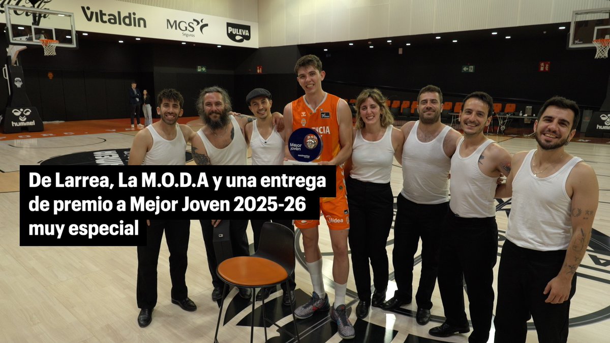 🥹 Parecía una entrevista normal, pero, desde Burgos, viajaban dos sorpresas. Porque hay maneras de enterarte de que eres el MEJOR JOVEN de #LigaEndesa, pero que te lo cuente tu GRUPO FAVORITO... está a otro nivel, ¿no, Azulmarino? ¡ENORMES, Sergio De Larrea Asenjo y La M.O.D.A. 𐁇!👏