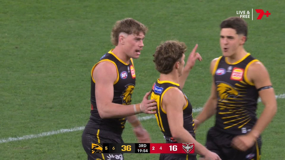 A goal within seven seconds to begin the half for Milan Murdock! #AFLEaglesDons