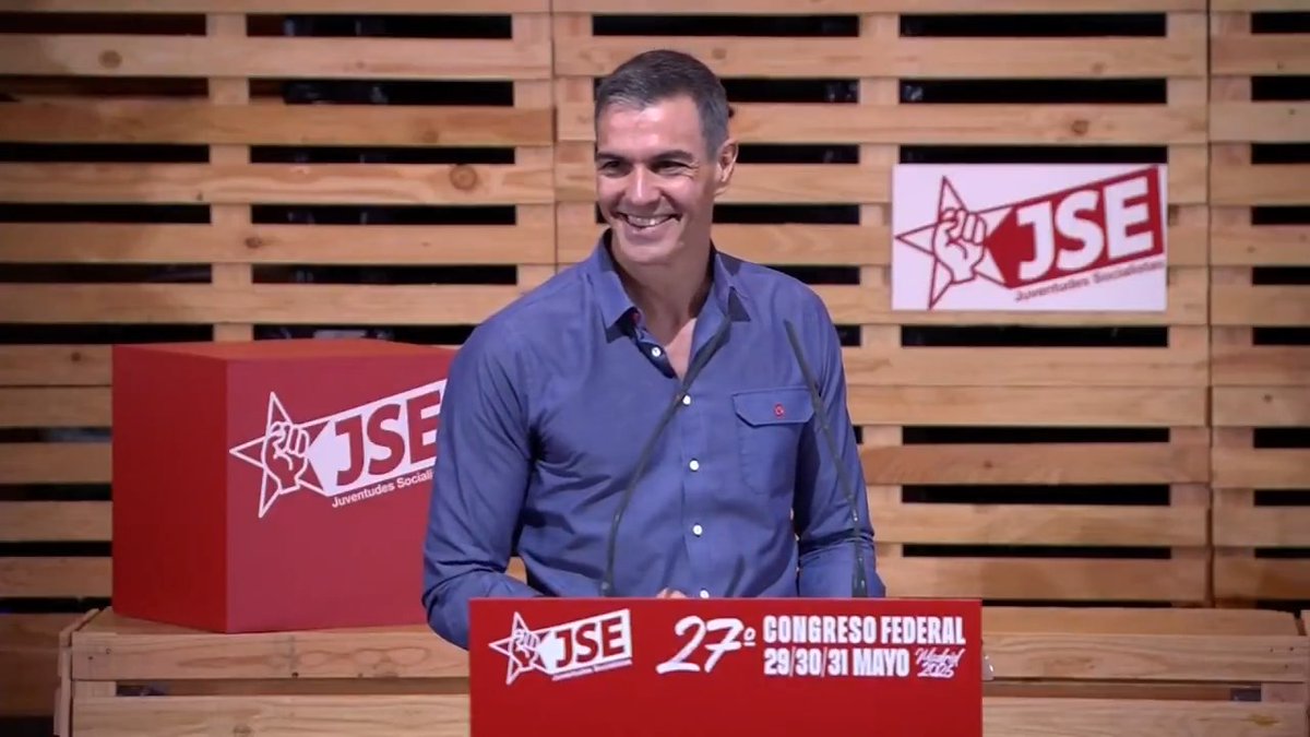 ¿Que si sigo teniendo ganas? Ser presidente del Gobierno de España, que es el mejor país del mundo, es un honor. Y ser el secretario general del PSOE, que hace a nuestro país más grande, es el mayor orgullo que se puede tener.