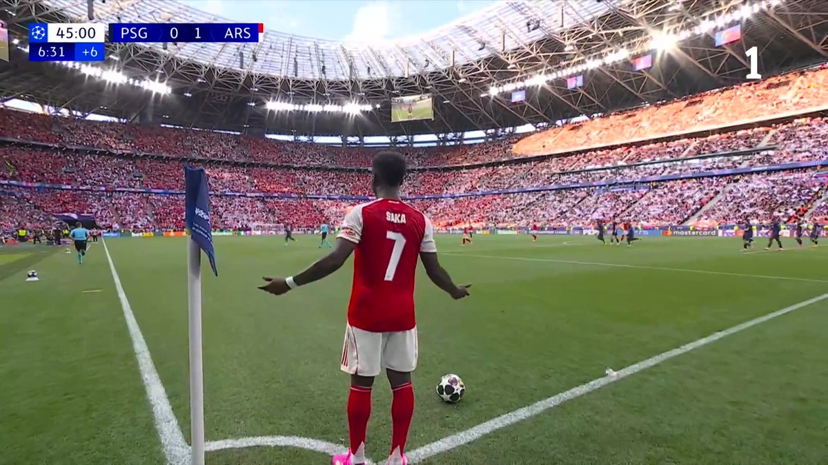 Este momento en el que dejan a Saka sin sacar el córner por haber estado perdiendo tiempo fue uno de los mejores momento de la Final.