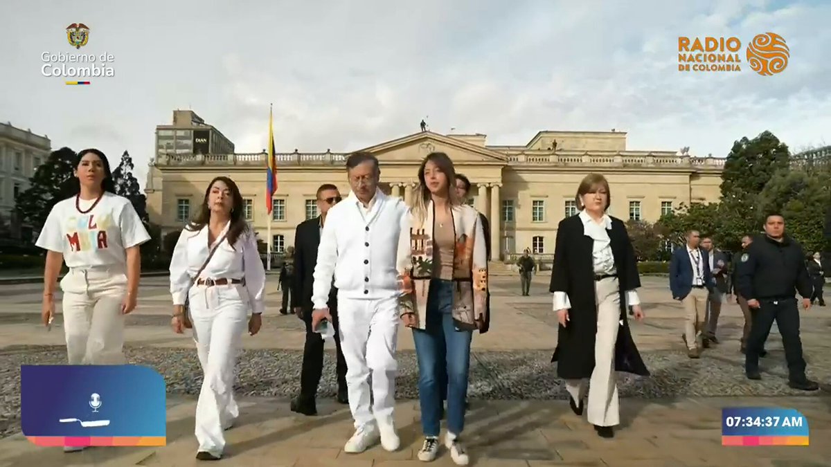 #LaSeñalDeLaDemocracia | El presidente Gustavo Petro, se dirige a la Plaza de Bolívar para dar apertura oficialmente a la jornada de elecciones 2026. 🔴 Conéctate ya: