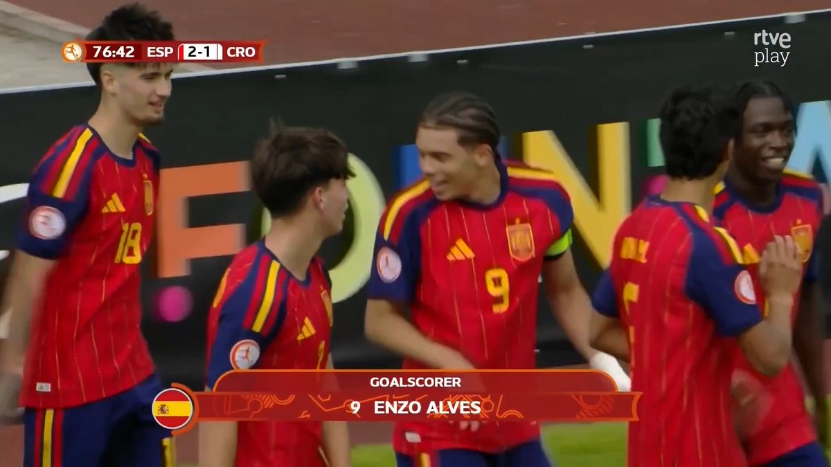Enzo Alves. ⚽🇪🇸 No había marcado pero me estaba encantando su partido como 9. 2° gol en esta fase de grupo de la EURO.