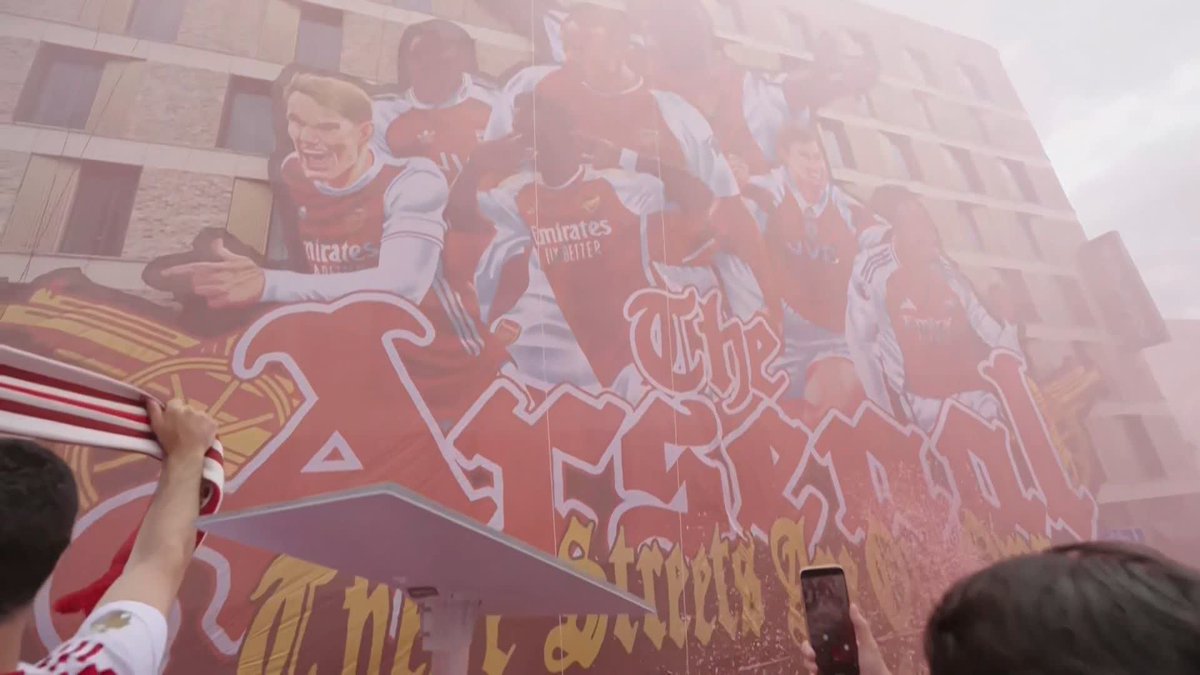 POV: You're on the Arsenal bus looking up at that Tifo 🤩 Watch the Champions Live From N5 parade live on Arsenal club channels.