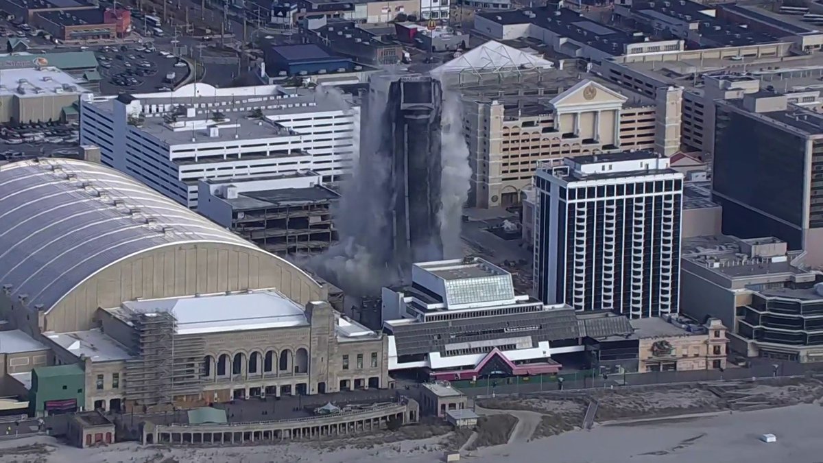 "The things that he touches he makes better"…..meanwhile Trump Plaza hotel and casino in AC👇