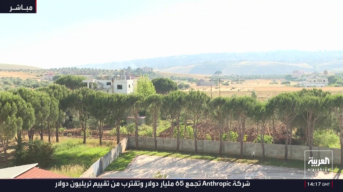 شاهد... لحظة وقوع غارة جوية قرب مراسل العربية محمود شكر خلال رصده تطورات التصعيد جنوب لبنان
