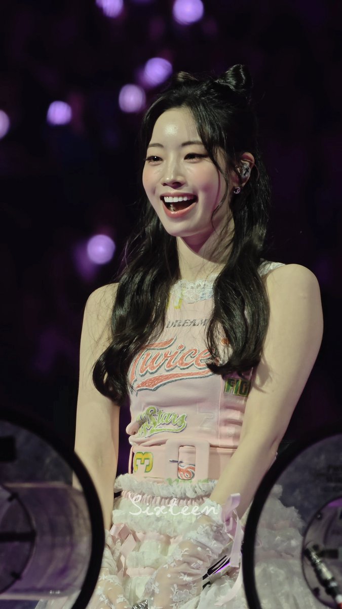Dahyun is so cute with the bunny ears hairstyle to look like Miffy 🥺