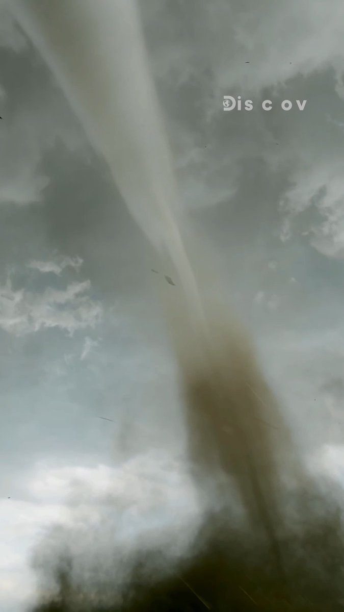 🌪️A cinematic tornado forces a storm chaser to crash his drone 💥 New episode of In the Eye of the Storm: Chasers Tonight at 10P. #EyeoftheStormChasers