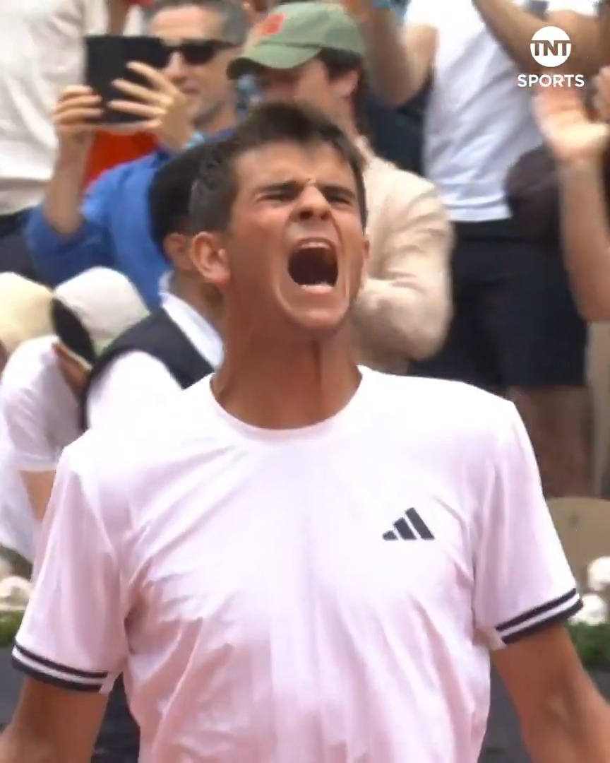 19-year-old Rafa Jodar is taking #RolandGarros by storm ⛈️🇪🇸 His reaction says it all 👏