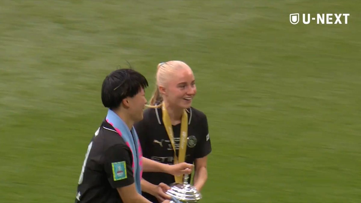 🇯🇵日本代表 #藤野あおば 自らのゴールで優勝に貢献💙 歓喜のトロフィーリフト🏆 🏆WFAカップ 決勝 ⚔ブライトン v マンチェスター・C 🏟ウェンブリー・スタジアム 📺