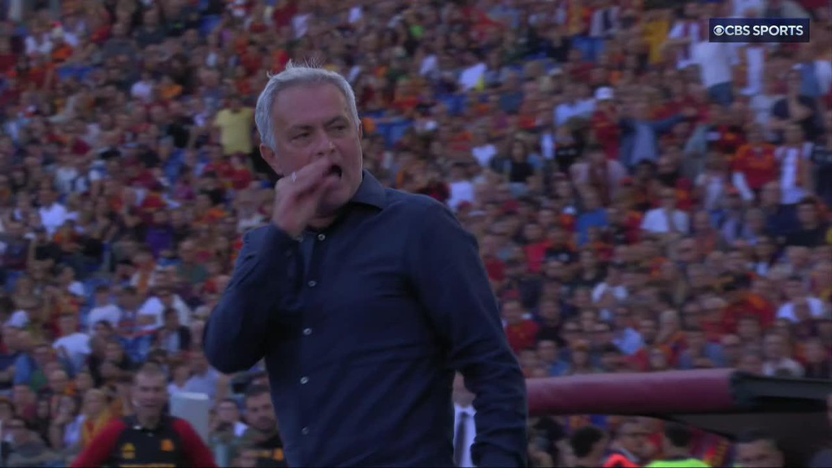 🗓️ Tarih 22 Ekim 2023, Roma-Monza karşılaşması... 🗣️ Palladino maçtan önce Mourinho için: "O bir futbol dehası, tarih yazdı." 🗣️ Mourinho maçtan sonra Palladino için: "Çok konuşuyorsun ve sonra da ağlıyorsun."