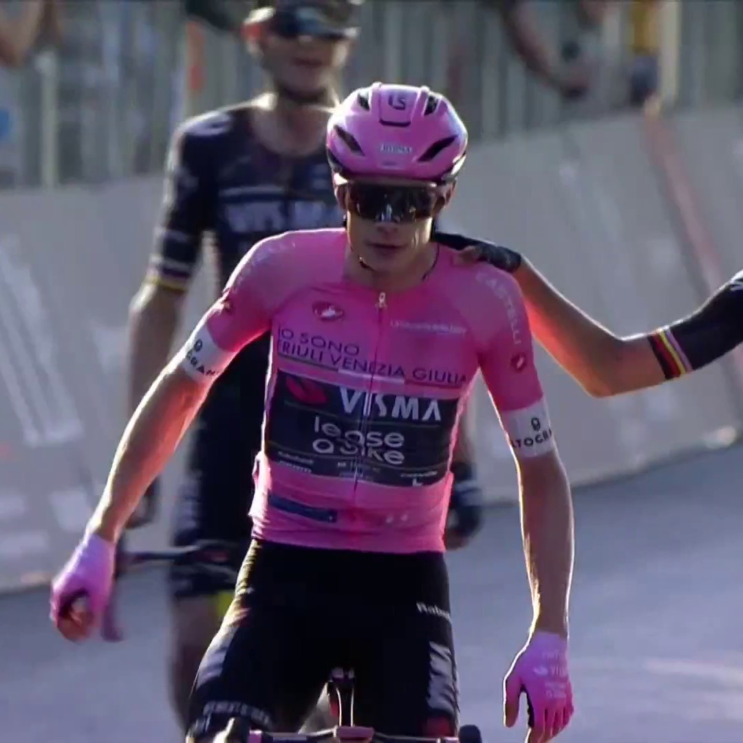 VINGEGAARD WINS THE GIRO! 🩷 Jonas Vingegaard cements his Grand Tour legacy by sealing the Giro d'Italia. He has now won all three Grand Tours! 🔥