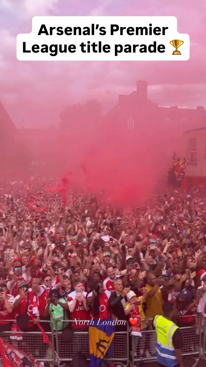 Arsenal fans out in full force 🎉 🏆 (via declanrice/IG)