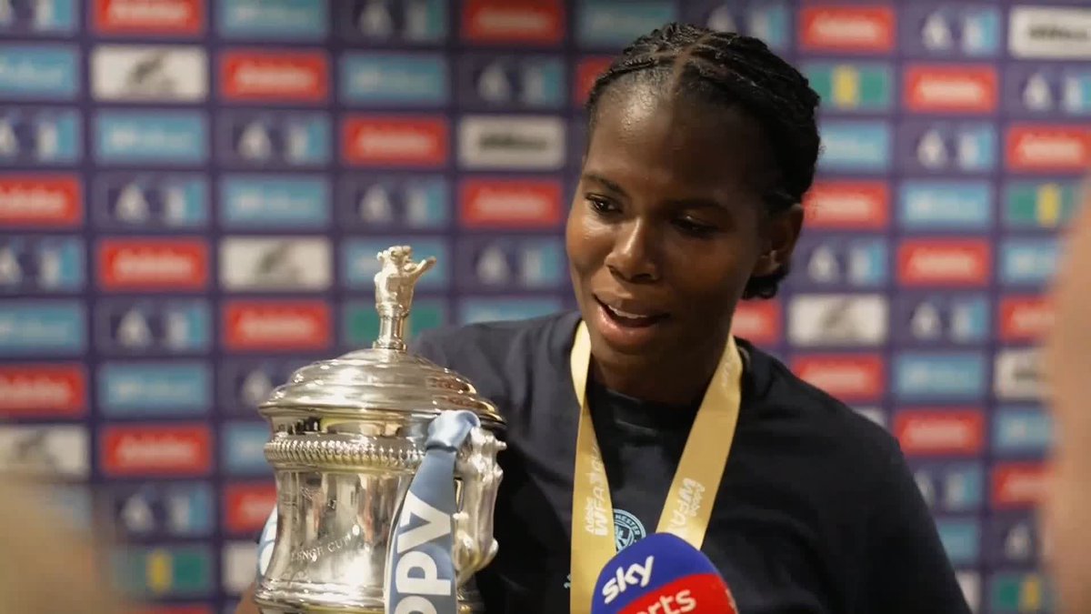 "I've always said that Manchester is home" 🩵 Bunny Shaw reacts to Man City winning the Women's FA Cup and committing her long-term future to the club 🤝