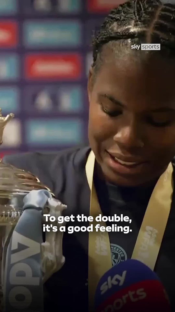 Bunny Shaw reacts to Man City winning the Women's FA Cup and committing her long-term future to the club 🤝