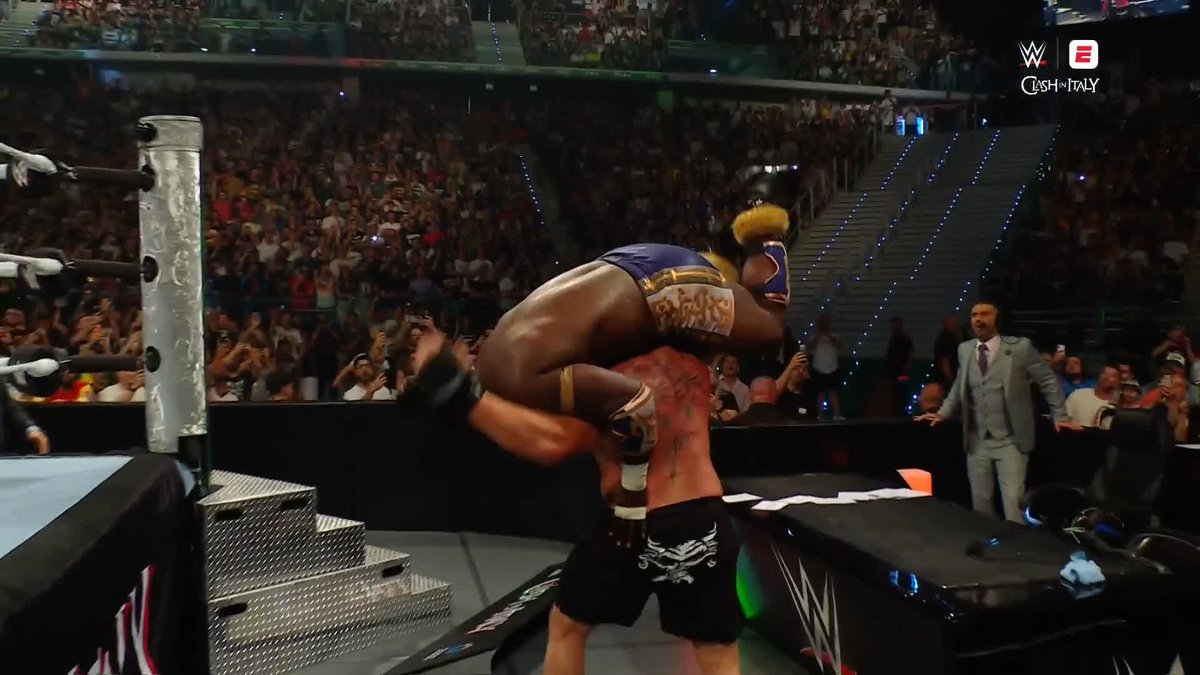 F-5 THROUGH THE TABLE AND OBA FEMI STOOD UP!! OH MY GOD!! #WWEClash continues on the ESPN App with an ESPN Unlimited plan:
