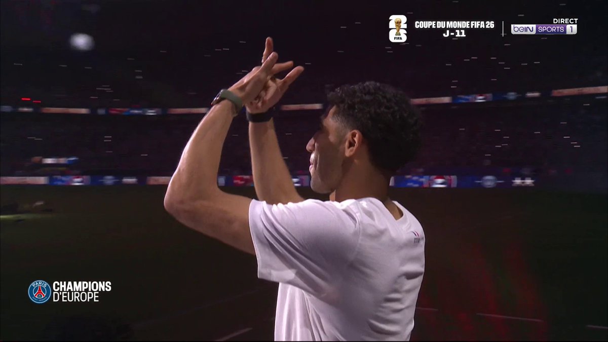 🚨 AU TOUR D'ACHRAF HAKIMI 🇲🇦 D'ENTRER SUR LA PELOUSE DU PARC DES PRINCES ! 🔥🤩