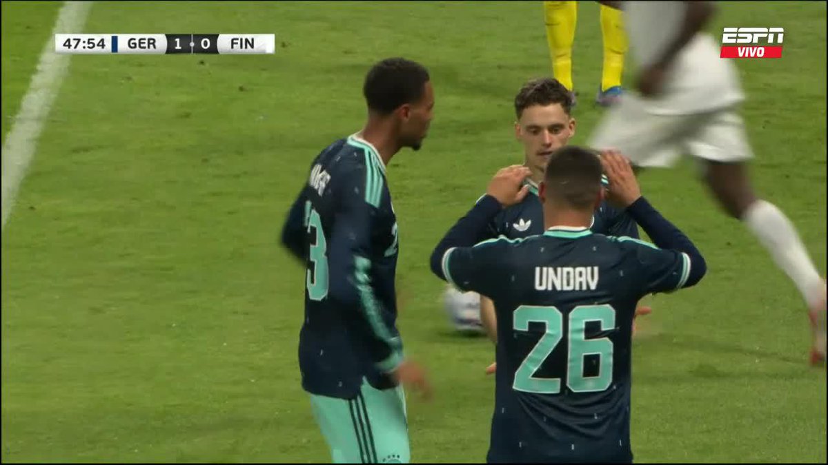 ¿Qué hicieron, muchachos? Error en el fondo de Finlandia, Undav recuperó y asistió a Wirtz para que marque el 2-0 de Alemania. 📺 #DisneyPlus Plan Premium