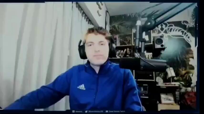 El streamer Davo criticando a Davo después del partido de 412 vs Luzu