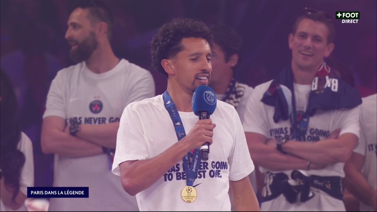 "La deuxième... LA DEUXIÈME ELLE EST INCROYABLE !!!" 🏆🏆 Marquinhos porté en triomphe par ses coéquipiers 🥹